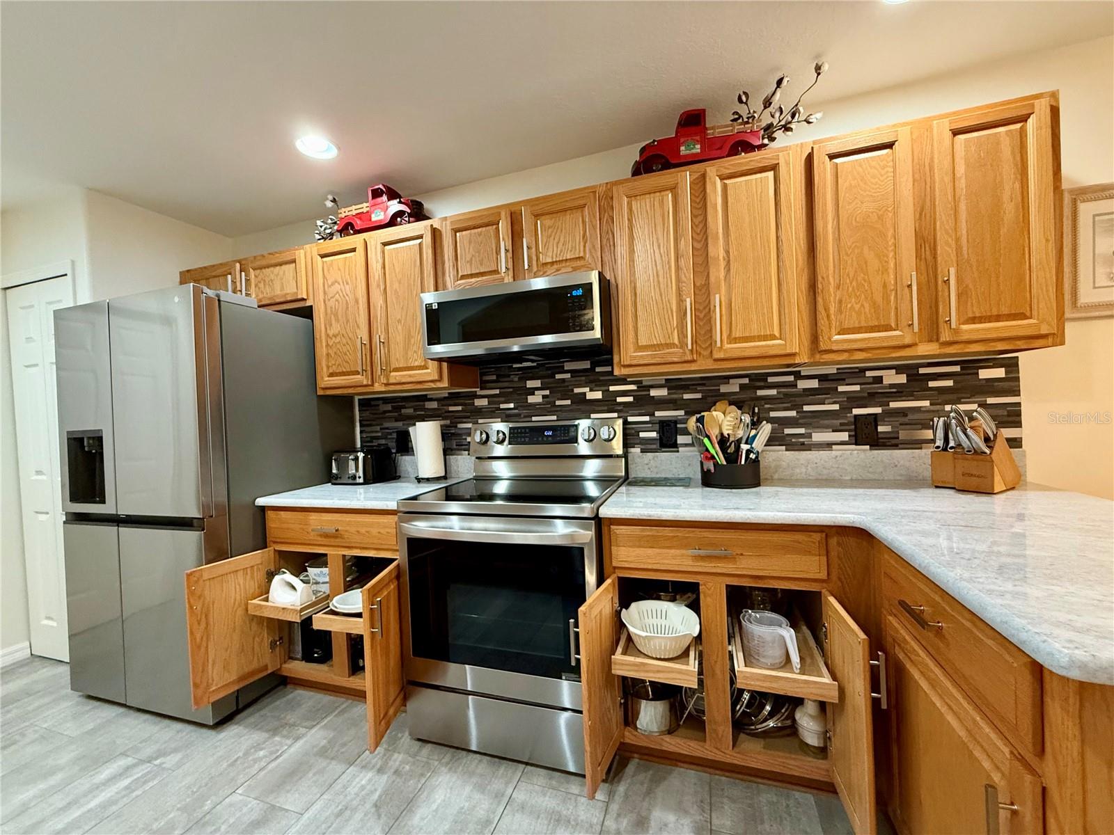 SUMMERGLEN - Residential