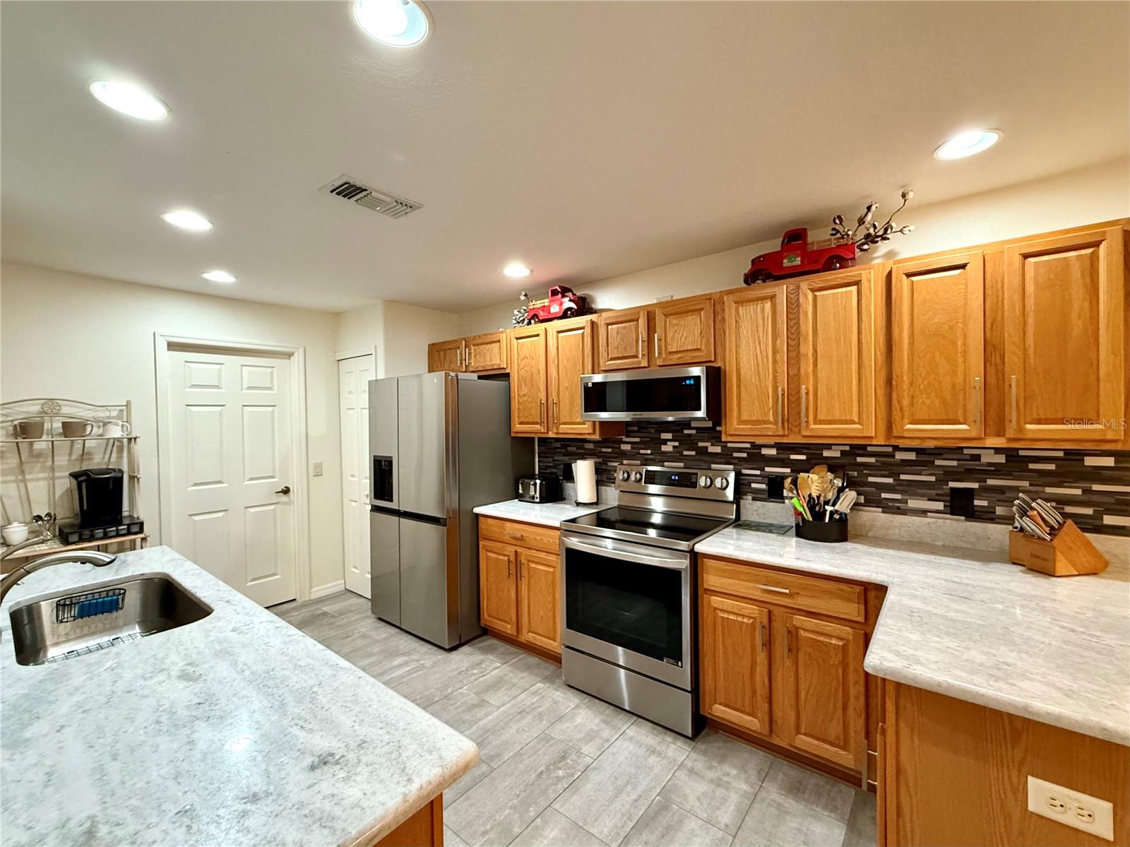 SUMMERGLEN - Residential