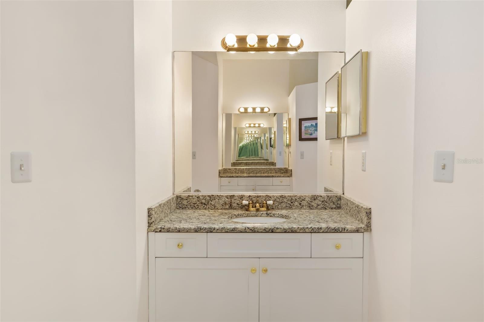 VINTAGE CREEK - Residential