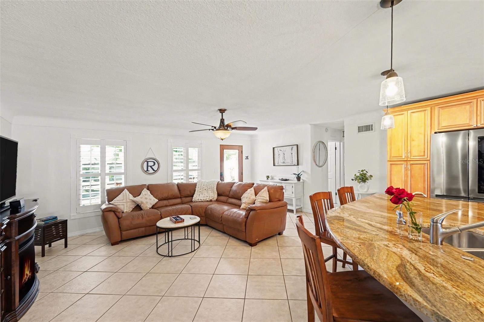 11653 PINEDALE AVENUE