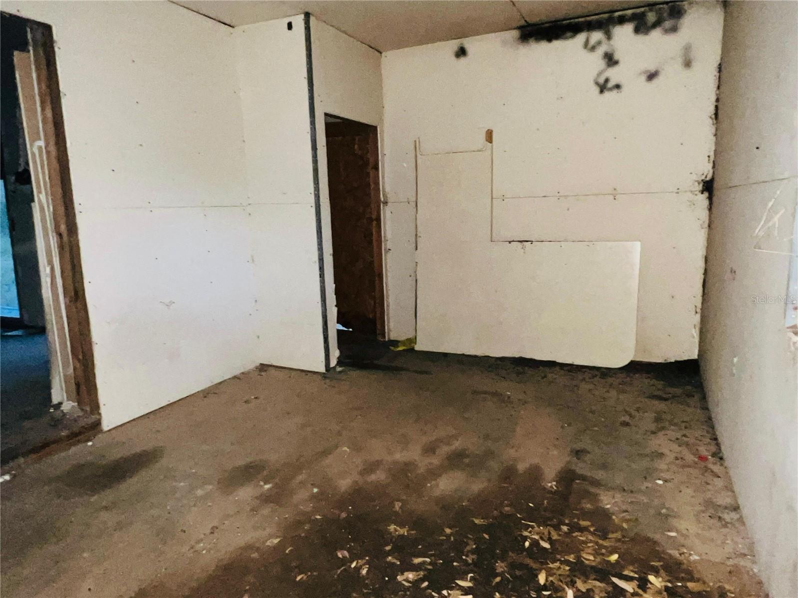 FRST LAKES PARK - Residential