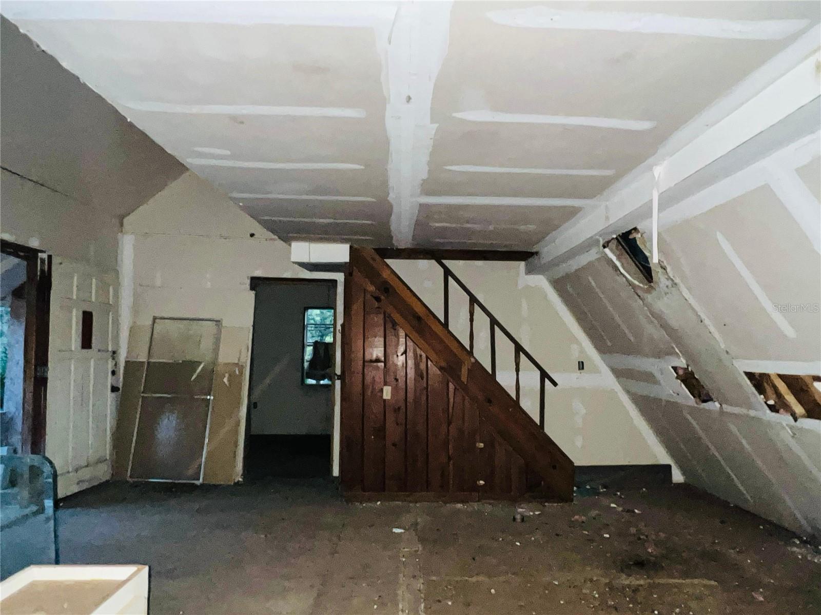 FRST LAKES PARK - Residential