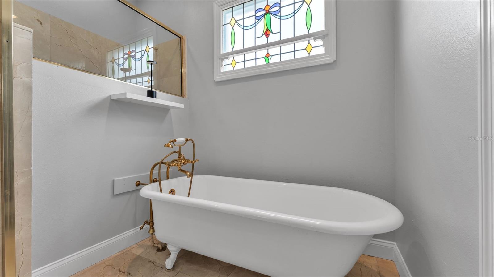 LAKE DEESON WOODS - Residential