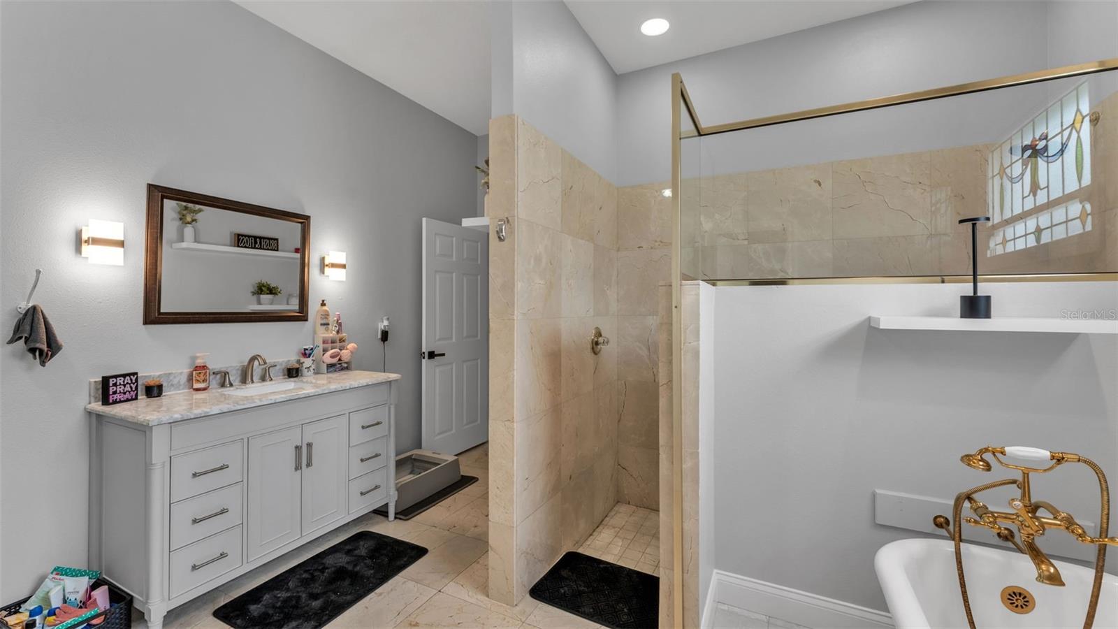 LAKE DEESON WOODS - Residential