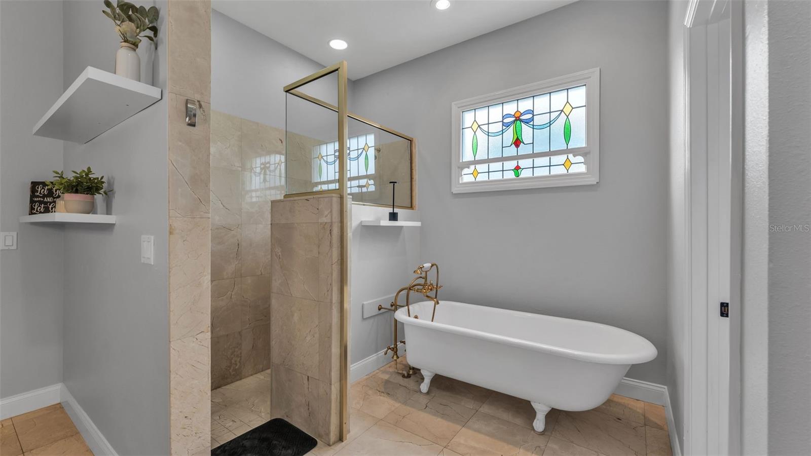 LAKE DEESON WOODS - Residential