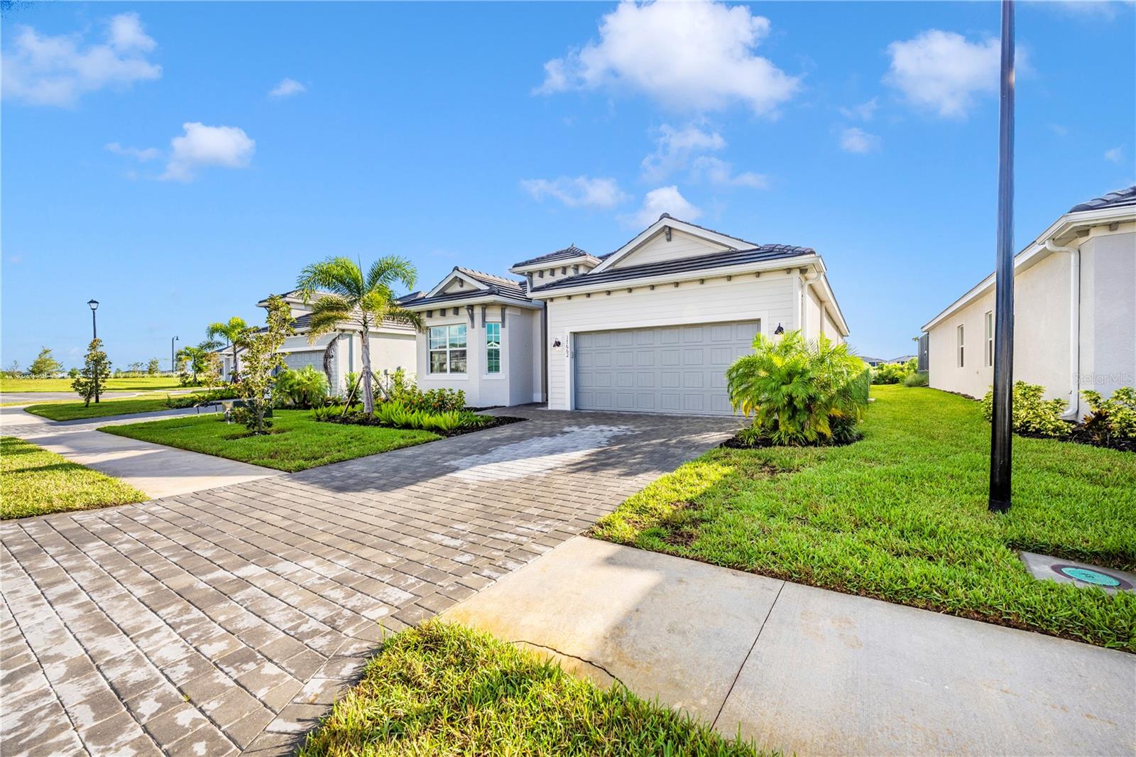 WELLEN PARK GOLF & COUNTRY CLUB - Residential Lease