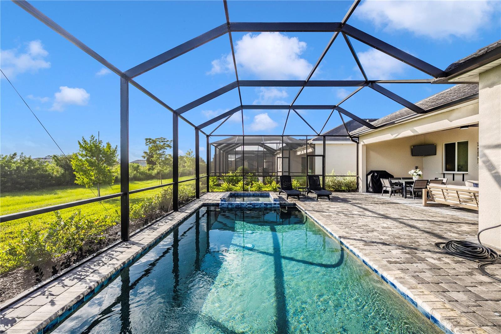 WELLEN PARK GOLF & COUNTRY CLUB - Residential Lease