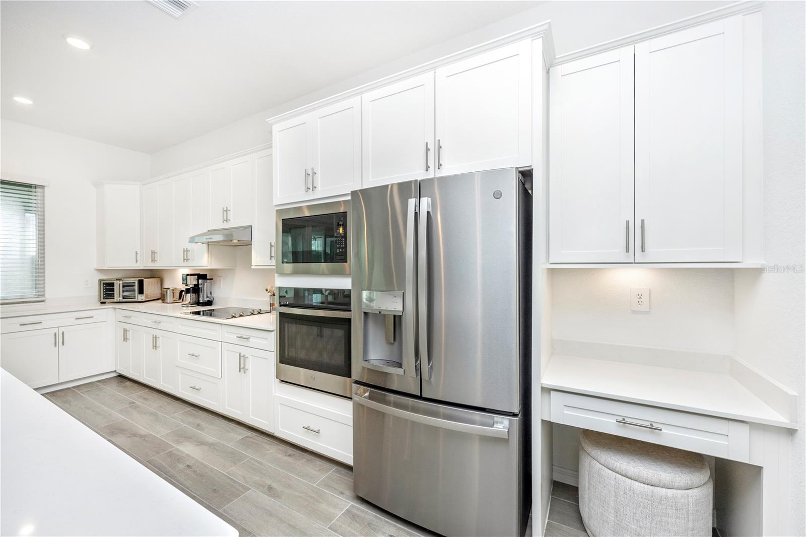 WELLEN PARK GOLF & COUNTRY CLUB - Residential Lease