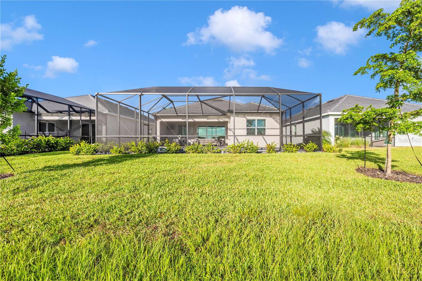 WELLEN PARK GOLF & COUNTRY CLUB - Residential Lease