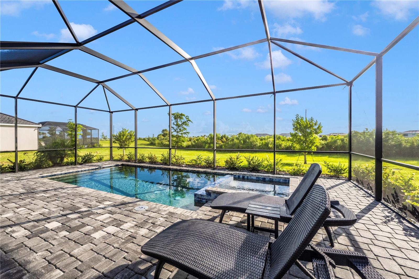 WELLEN PARK GOLF & COUNTRY CLUB - Residential Lease