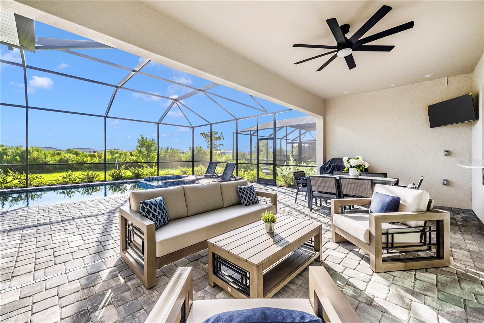WELLEN PARK GOLF & COUNTRY CLUB - Residential Lease