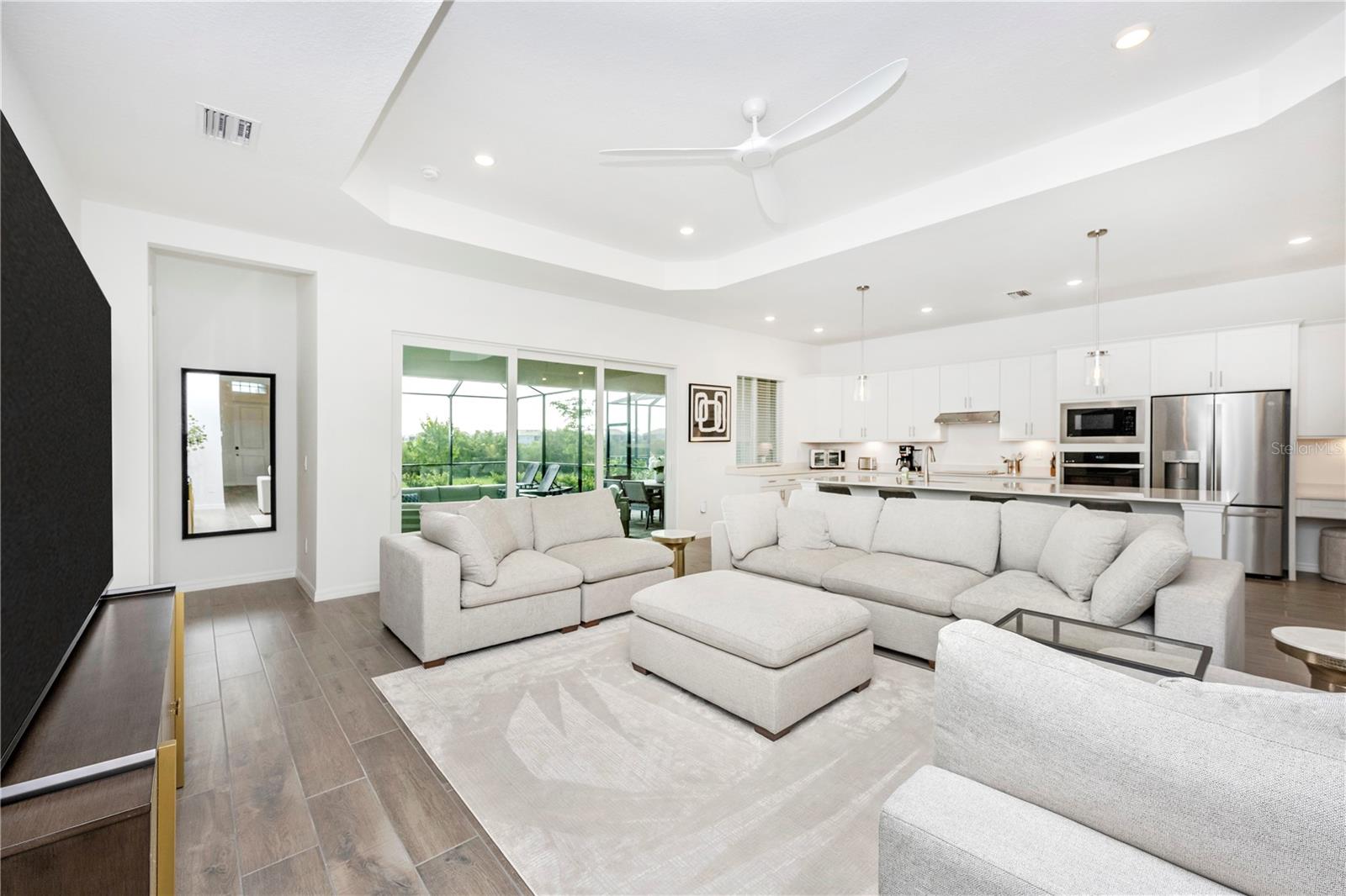 WELLEN PARK GOLF & COUNTRY CLUB - Residential Lease