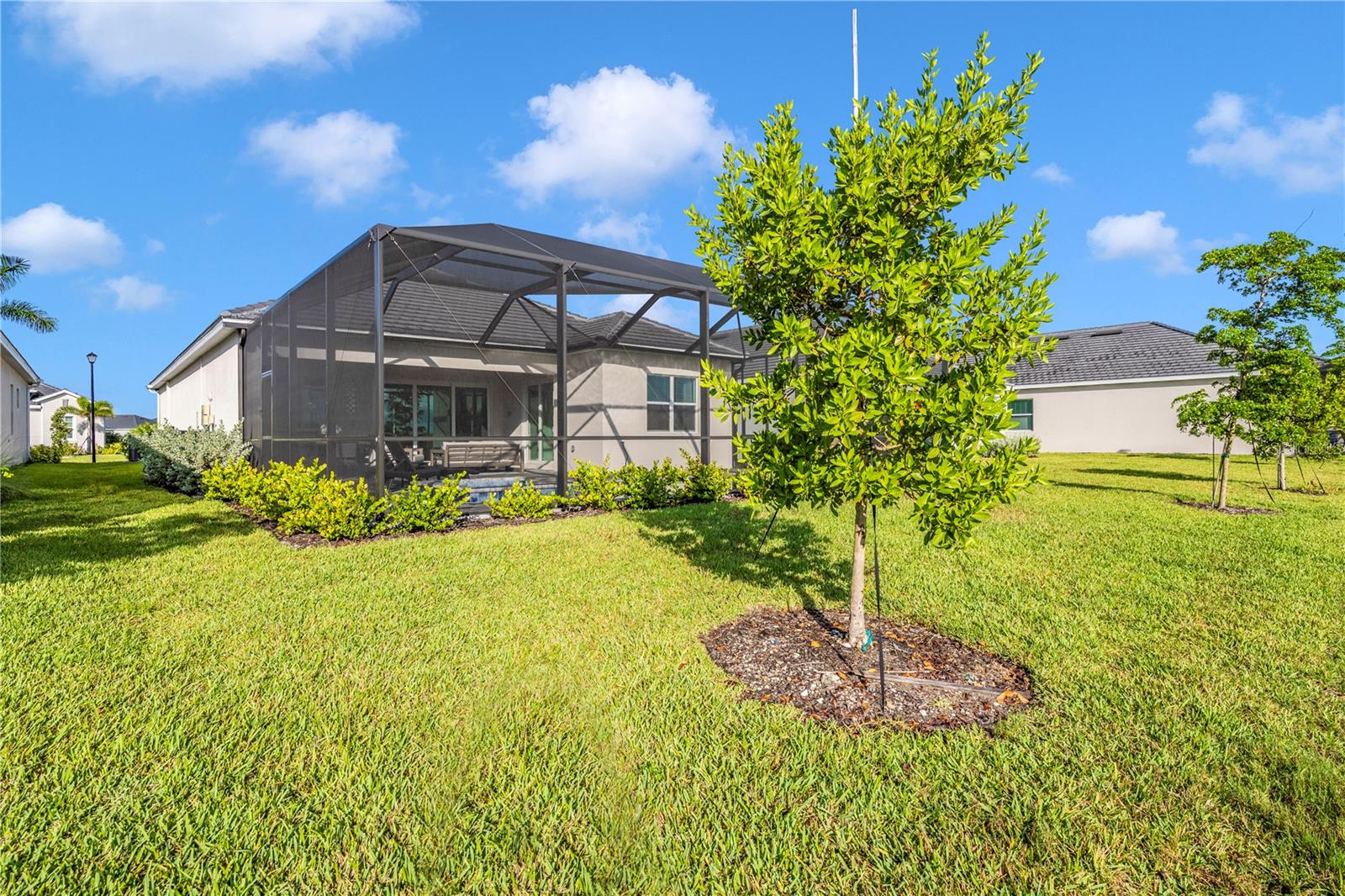 WELLEN PARK GOLF & COUNTRY CLUB - Residential Lease