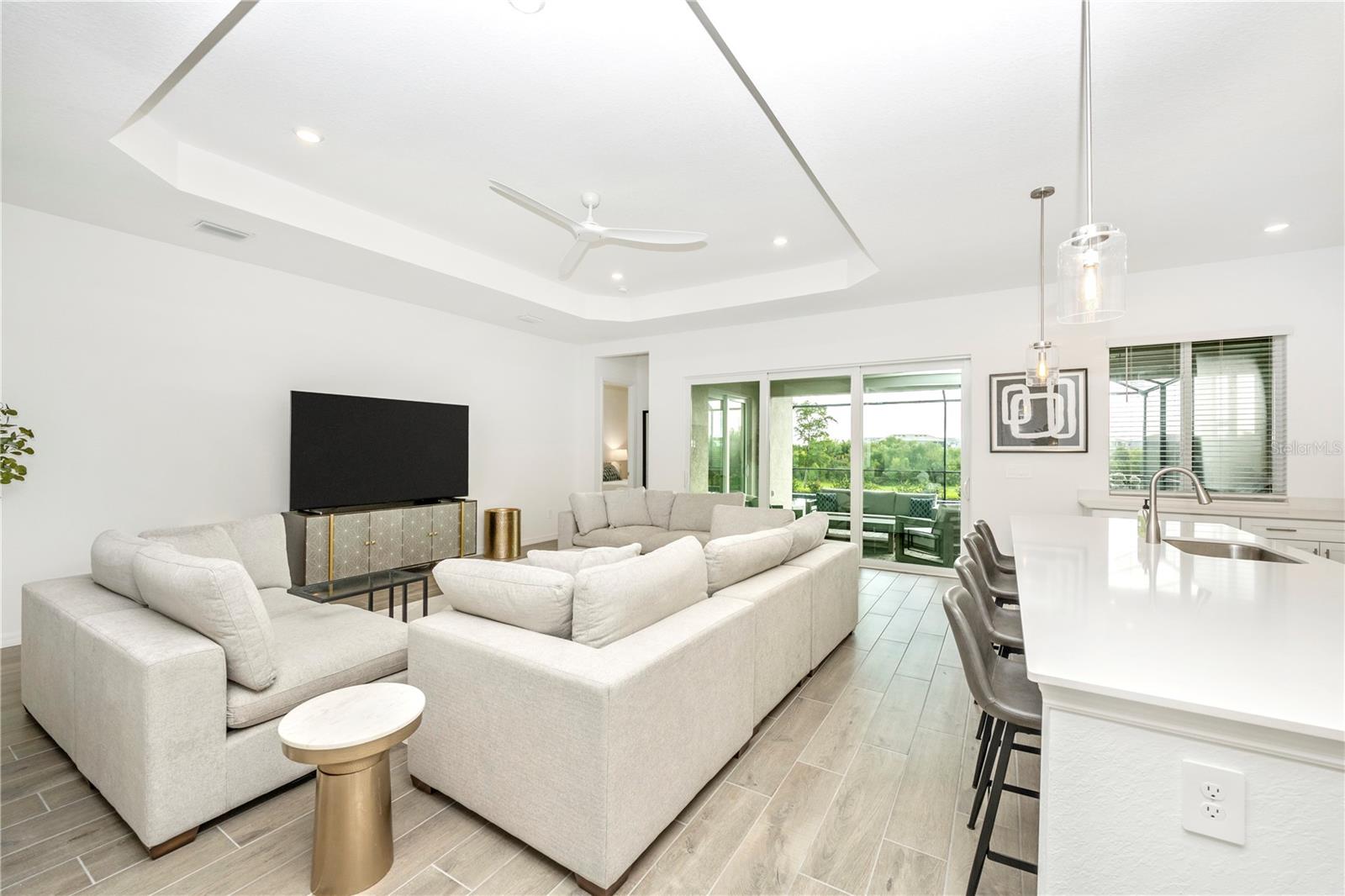 WELLEN PARK GOLF & COUNTRY CLUB - Residential Lease