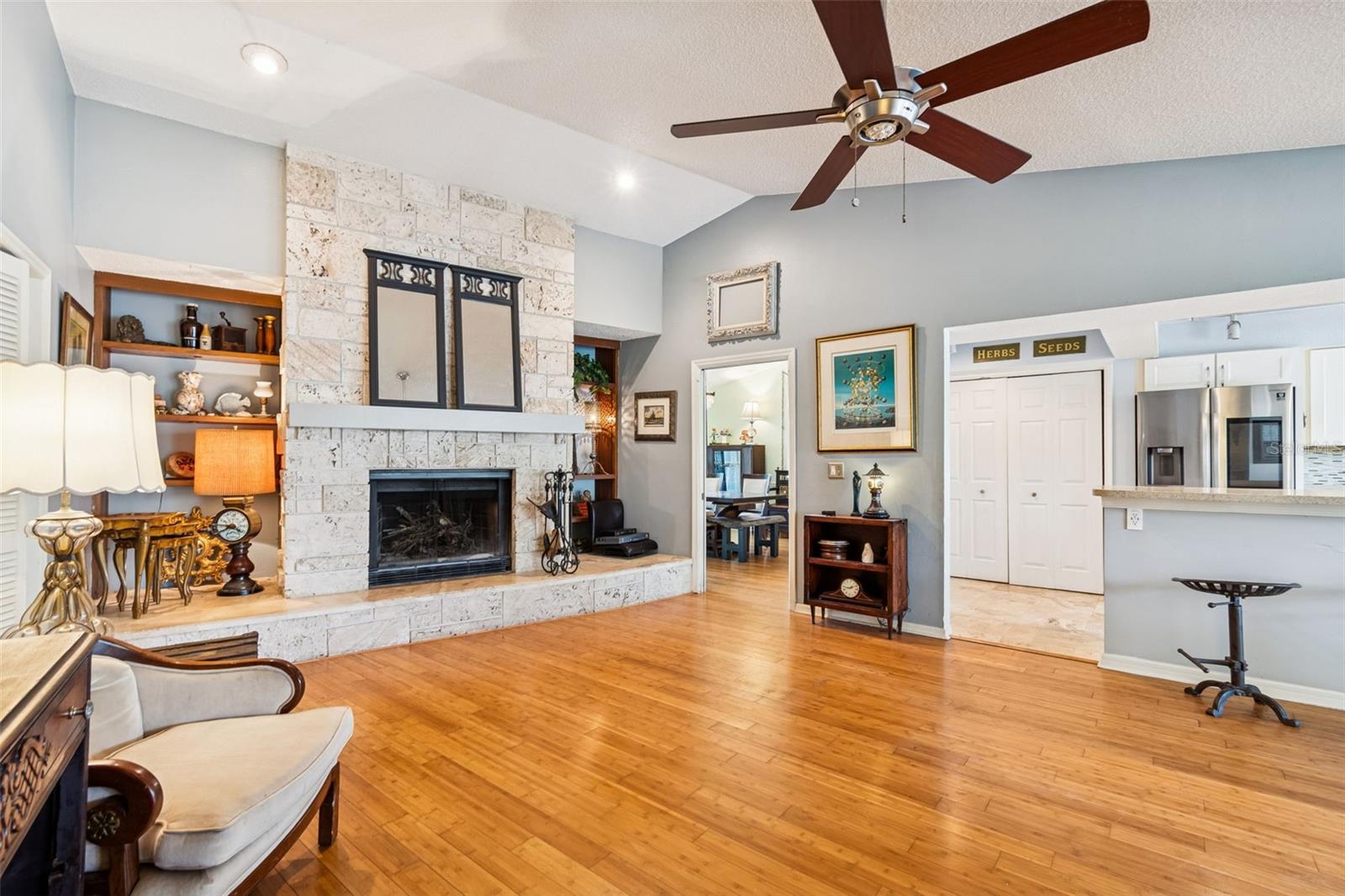 THE VILLAGE WEST - Residential