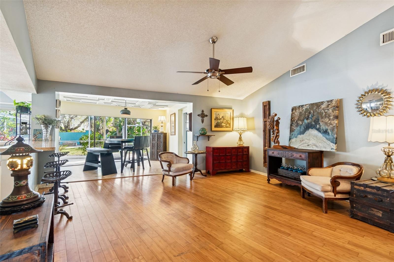 THE VILLAGE WEST - Residential