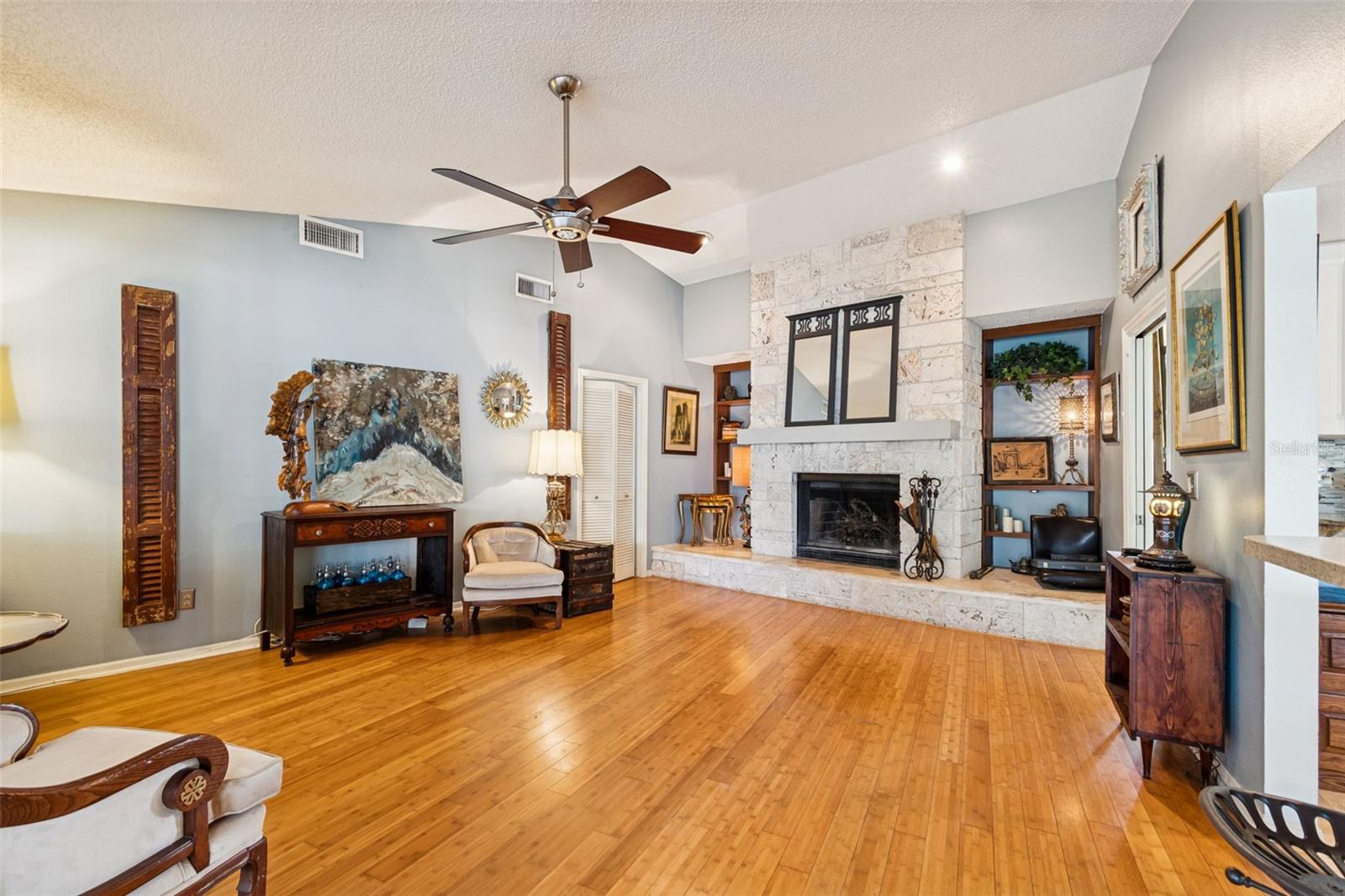 THE VILLAGE WEST - Residential