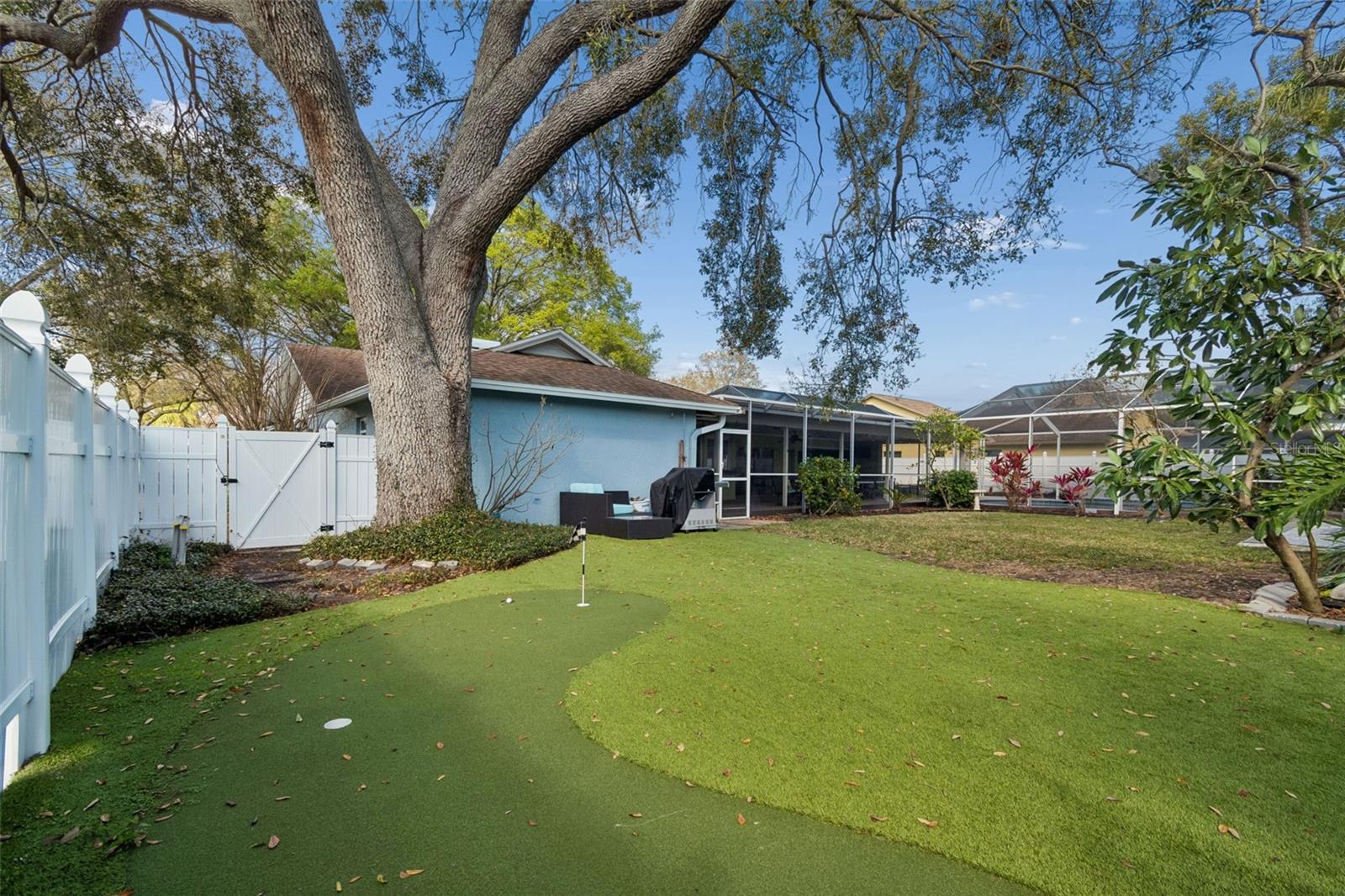 THE VILLAGE WEST - Residential