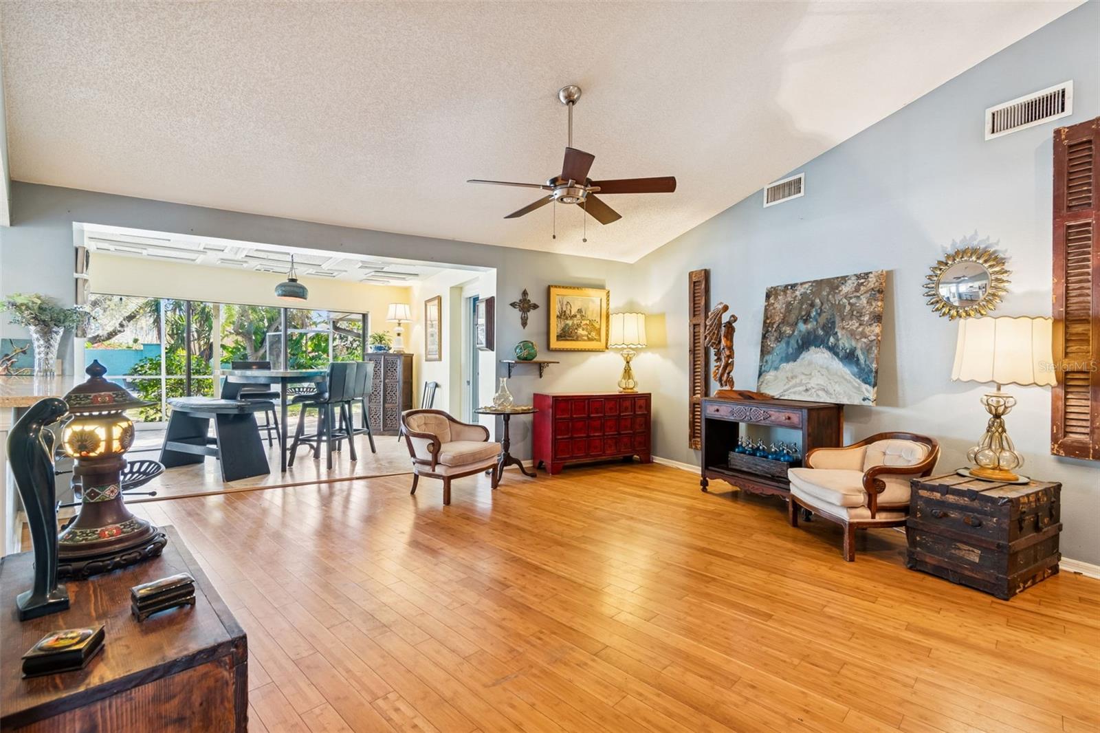 THE VILLAGE WEST - Residential