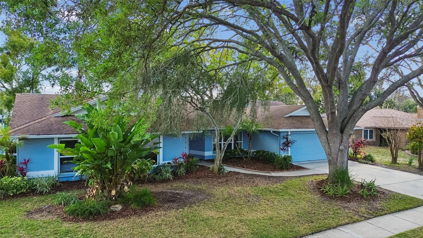 THE VILLAGE WEST - Residential