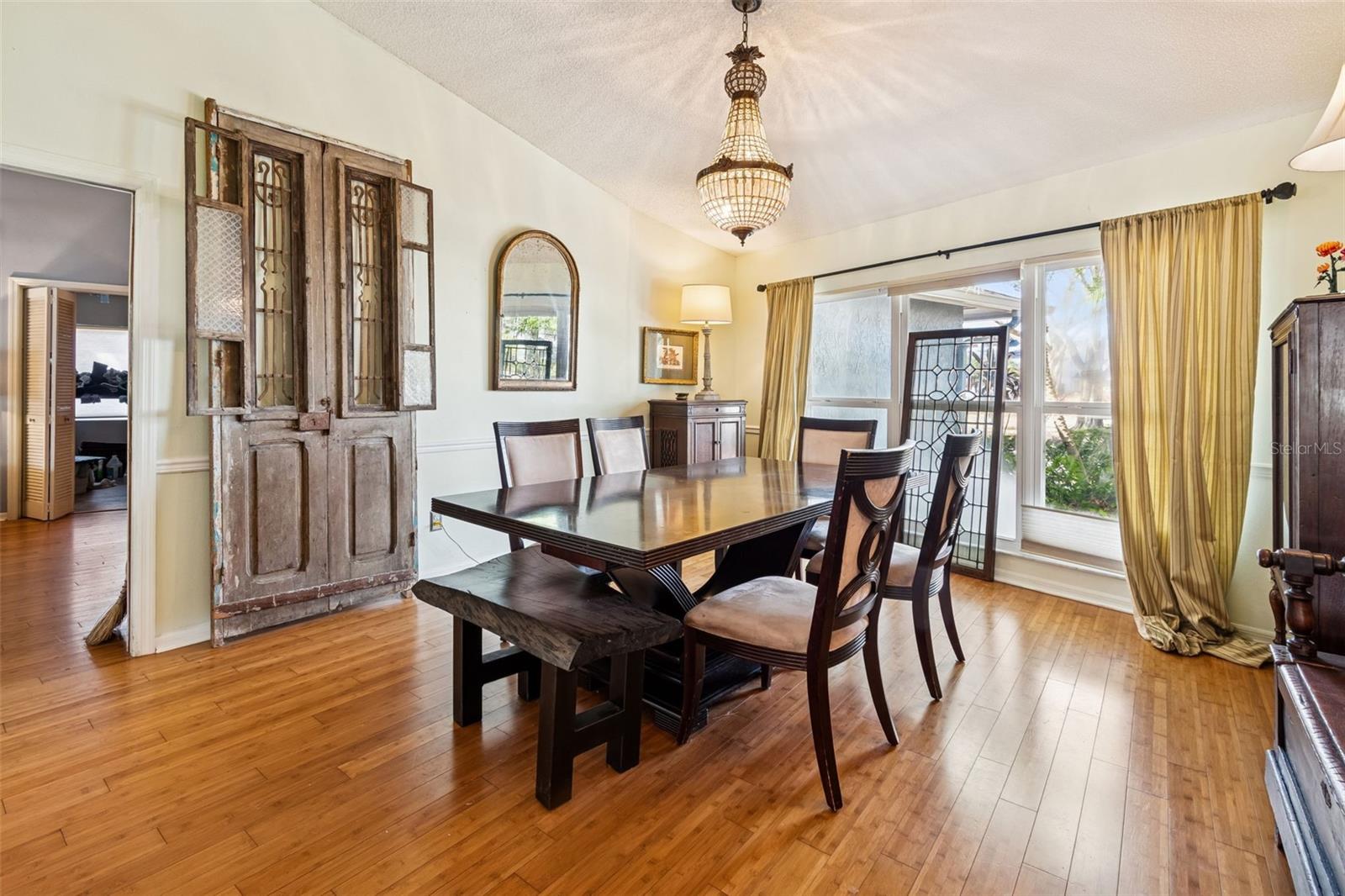 THE VILLAGE WEST - Residential