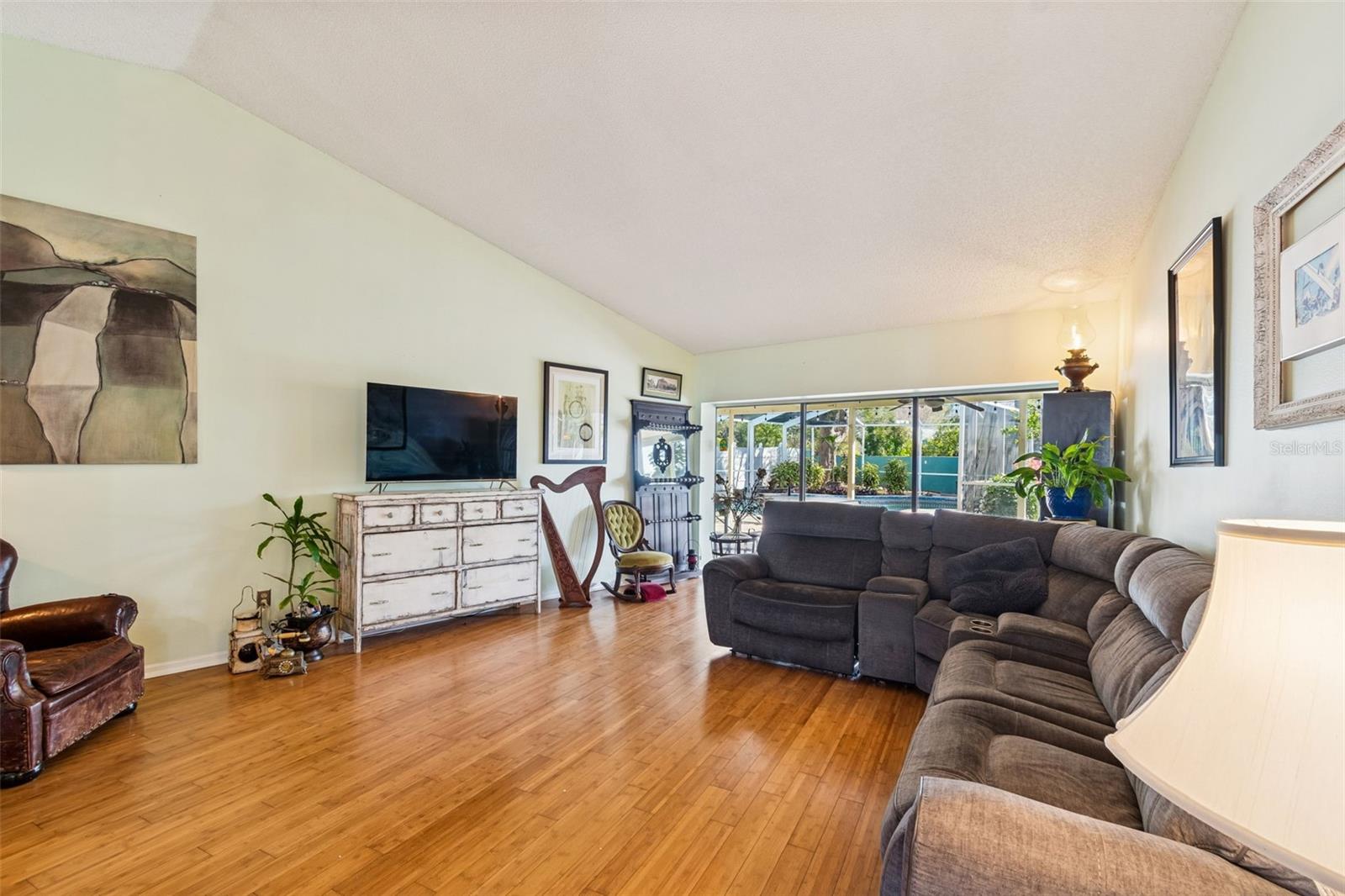 THE VILLAGE WEST - Residential