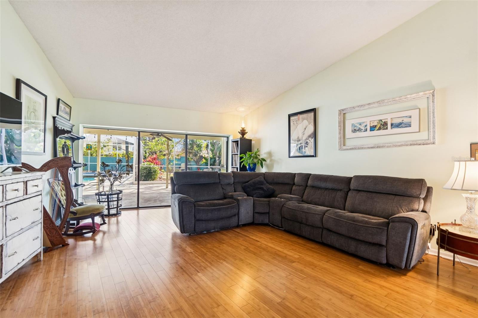 THE VILLAGE WEST - Residential