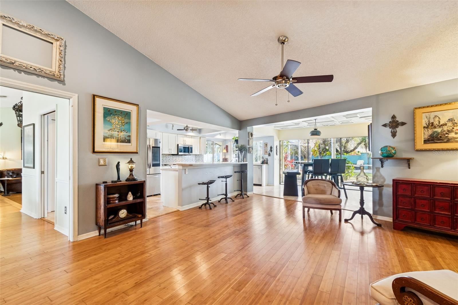 THE VILLAGE WEST - Residential