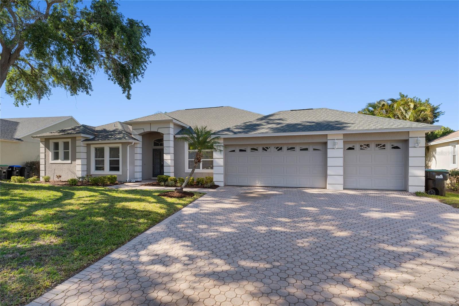 8611 DOVER OAKS COURT
