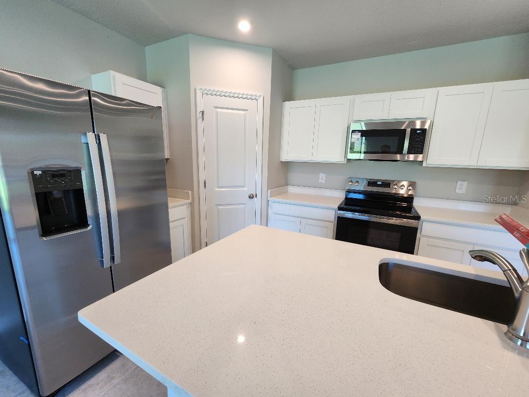 HILLWOOD PH I, II & III - Residential Lease