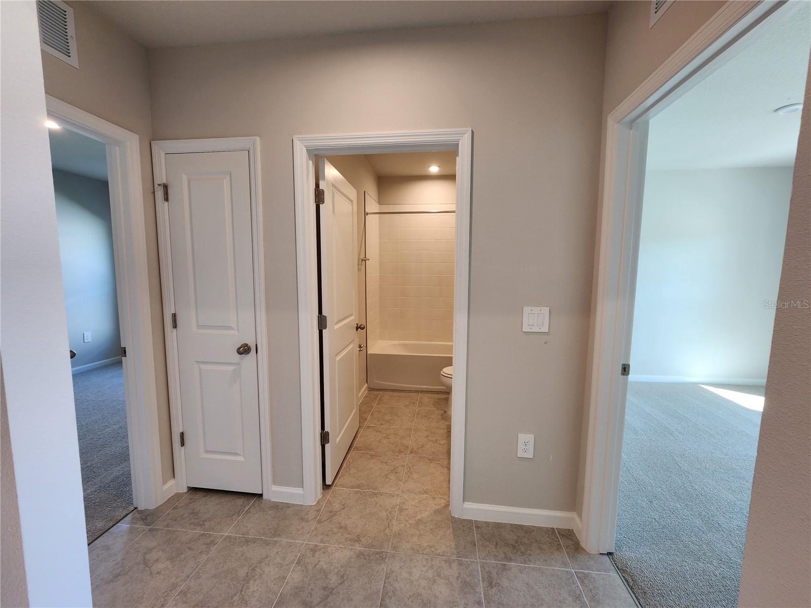 HILLWOOD PH I, II & III - Residential Lease