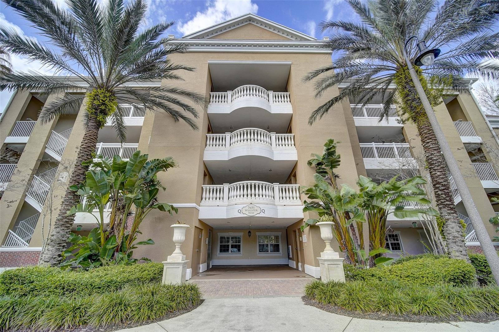A marvelous 3 bedrooms and 3 full bathrooms home in the magic area of Orlando and its attractions. Located at the exclusive Reunion Resort with great amenities to enjoy in family and with invitees. Open floor plan concept. The resort offers 24 hour security, exclusive clubhouse, resort style pool, playground and more.