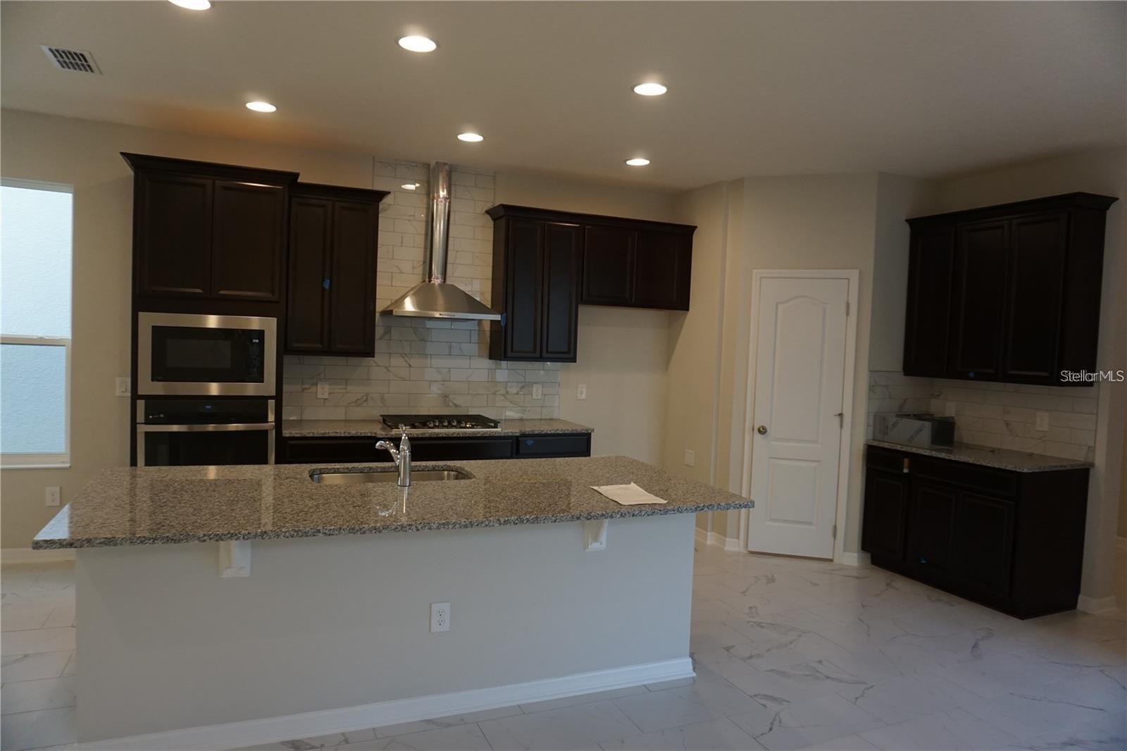 ENCORE/OVATION-PH 3 - Residential Lease