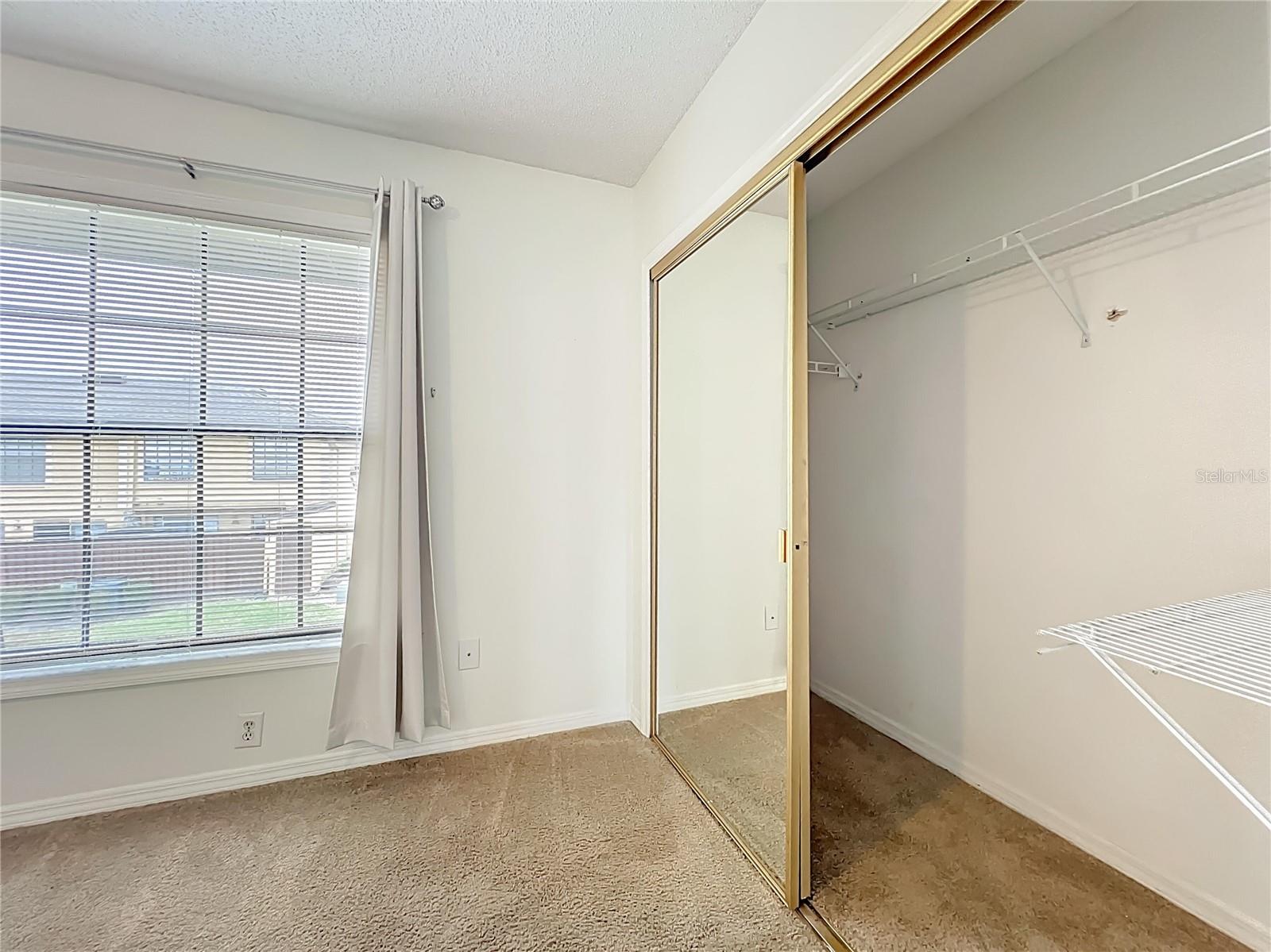 HIDDEN OAKS CONDO PH 04 - Residential