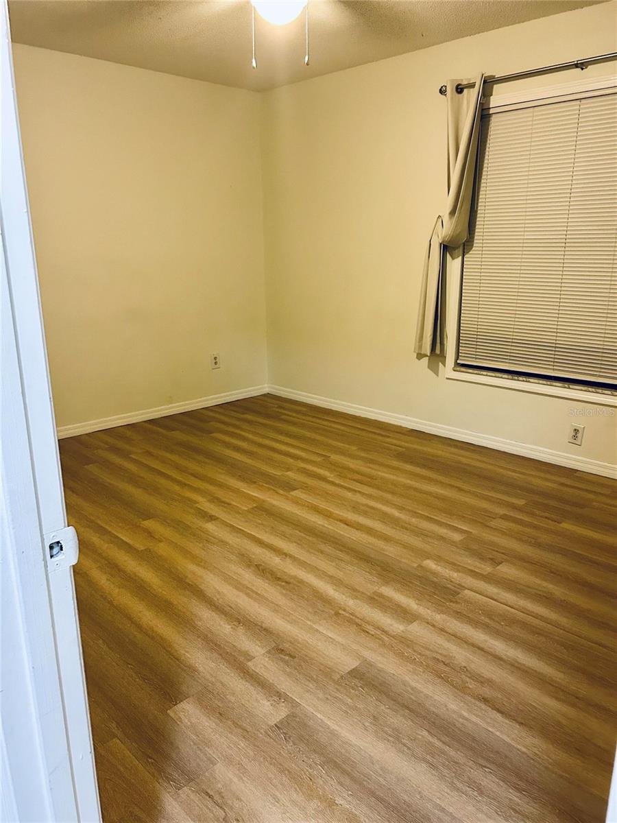 HIDDEN OAKS CONDO PH 04 - Residential