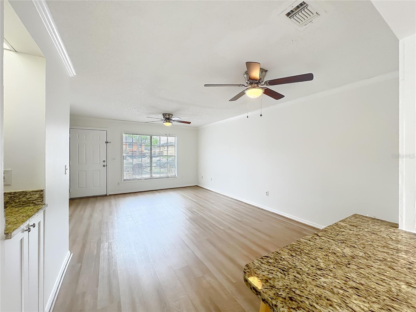 HIDDEN OAKS CONDO PH 04 - Residential