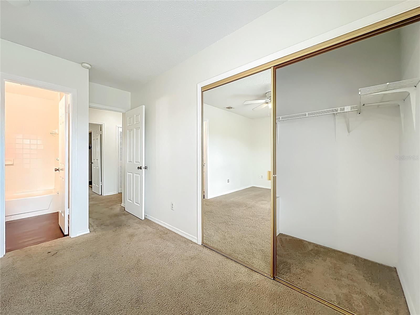 HIDDEN OAKS CONDO PH 04 - Residential