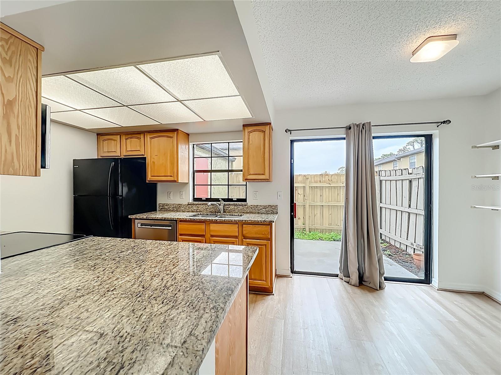 HIDDEN OAKS CONDO PH 04 - Residential