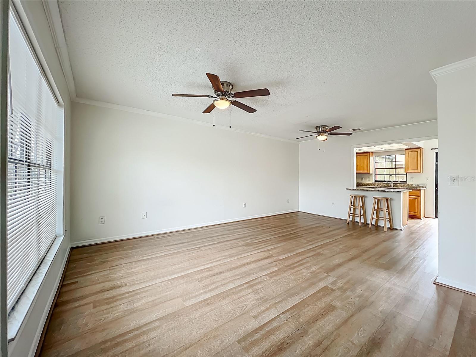 HIDDEN OAKS CONDO PH 04 - Residential