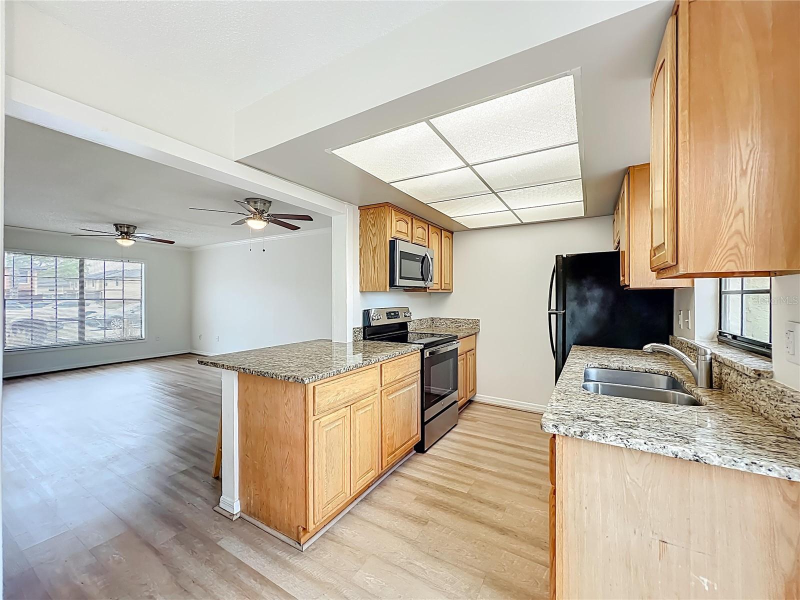 HIDDEN OAKS CONDO PH 04 - Residential