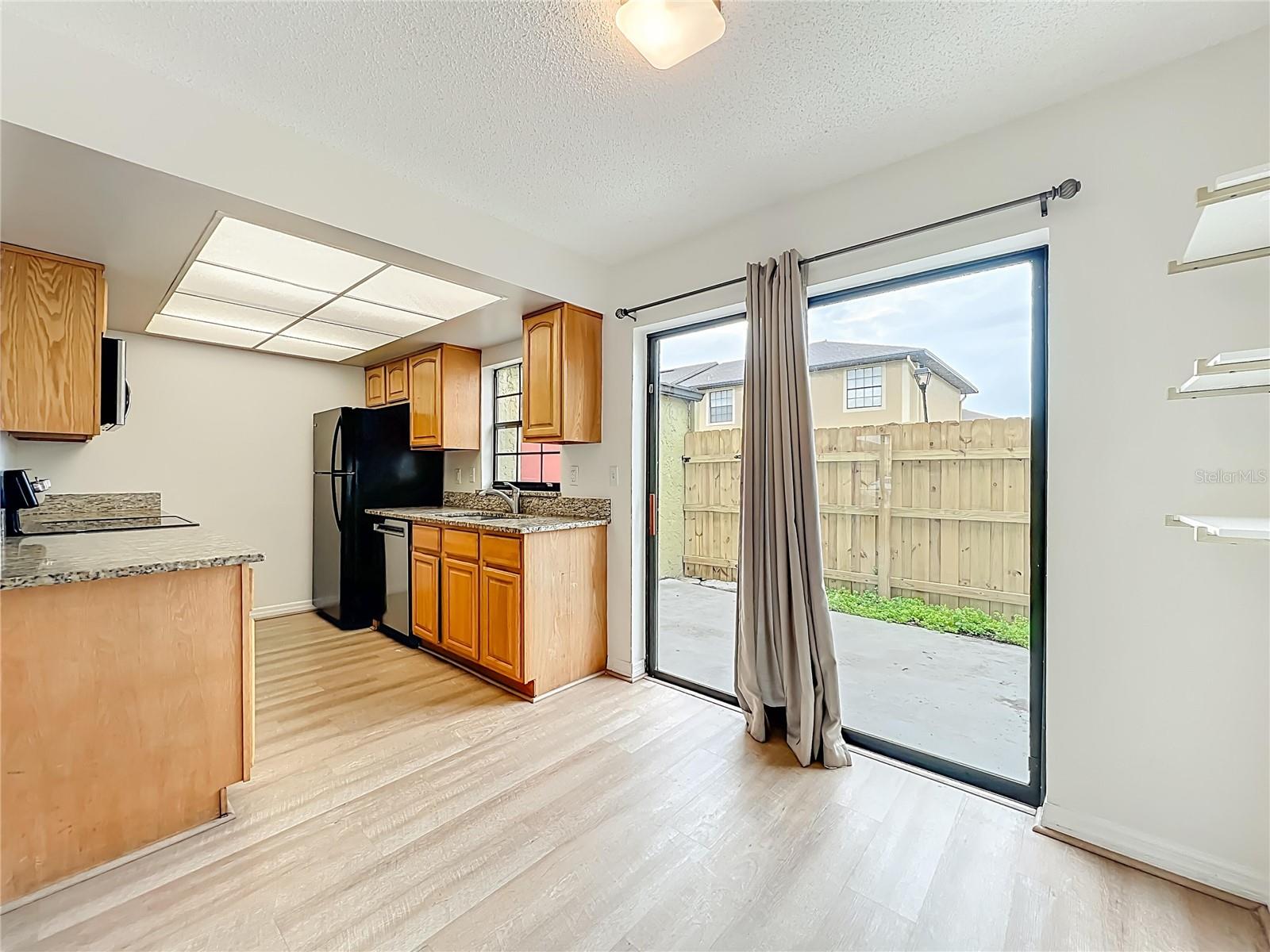 HIDDEN OAKS CONDO PH 04 - Residential