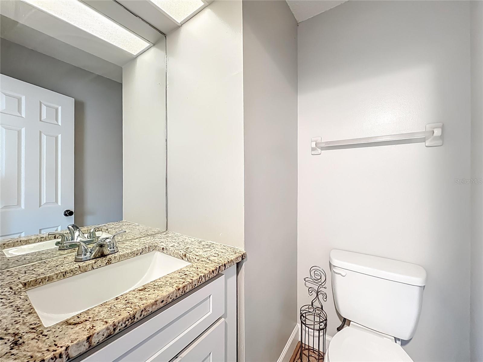 HIDDEN OAKS CONDO PH 04 - Residential