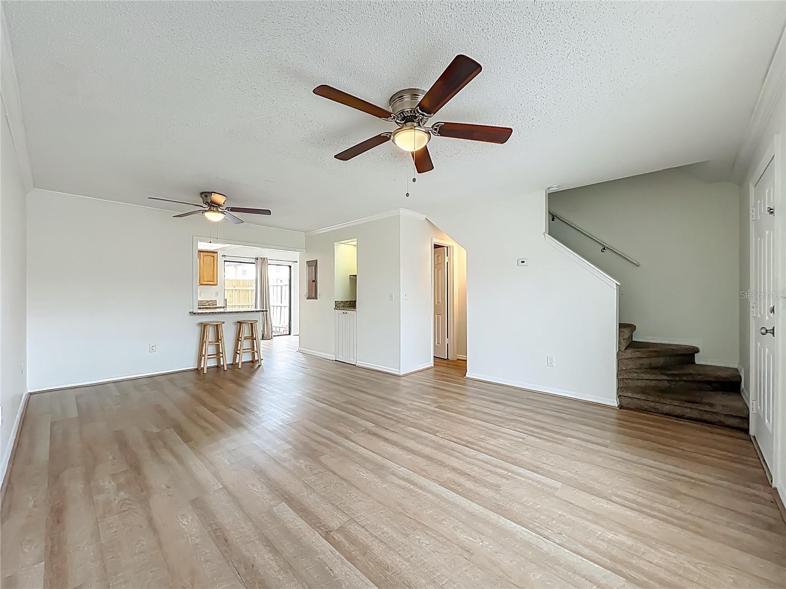 HIDDEN OAKS CONDO PH 04 - Residential