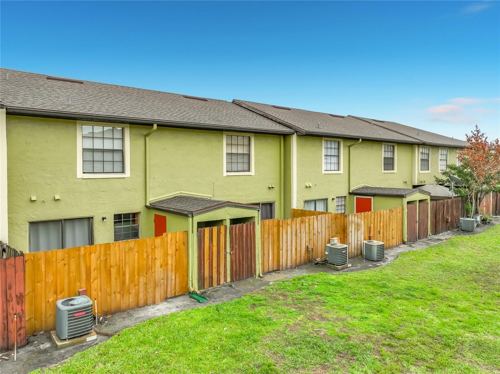 HIDDEN OAKS CONDO PH 04 - Residential