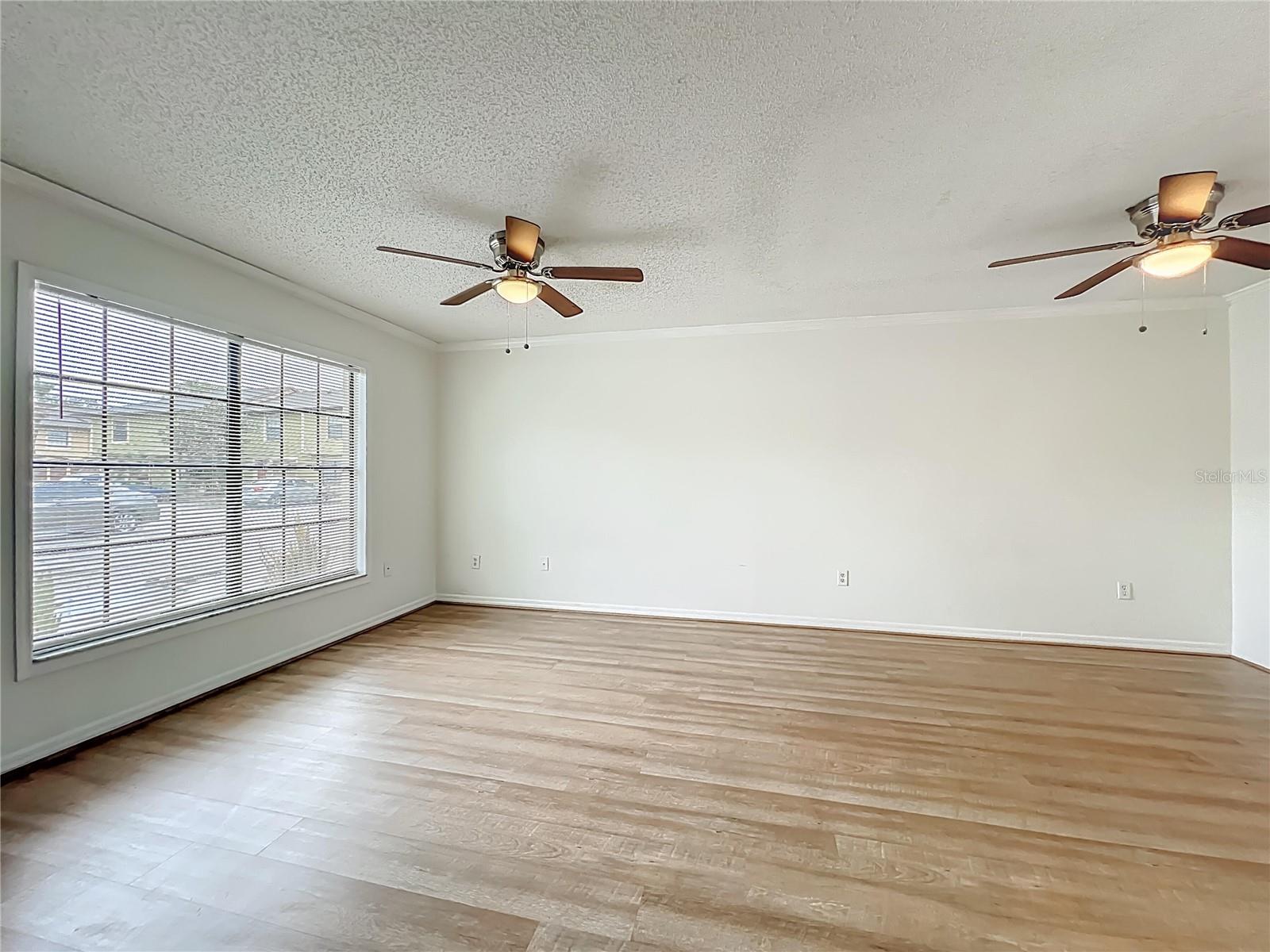 HIDDEN OAKS CONDO PH 04 - Residential