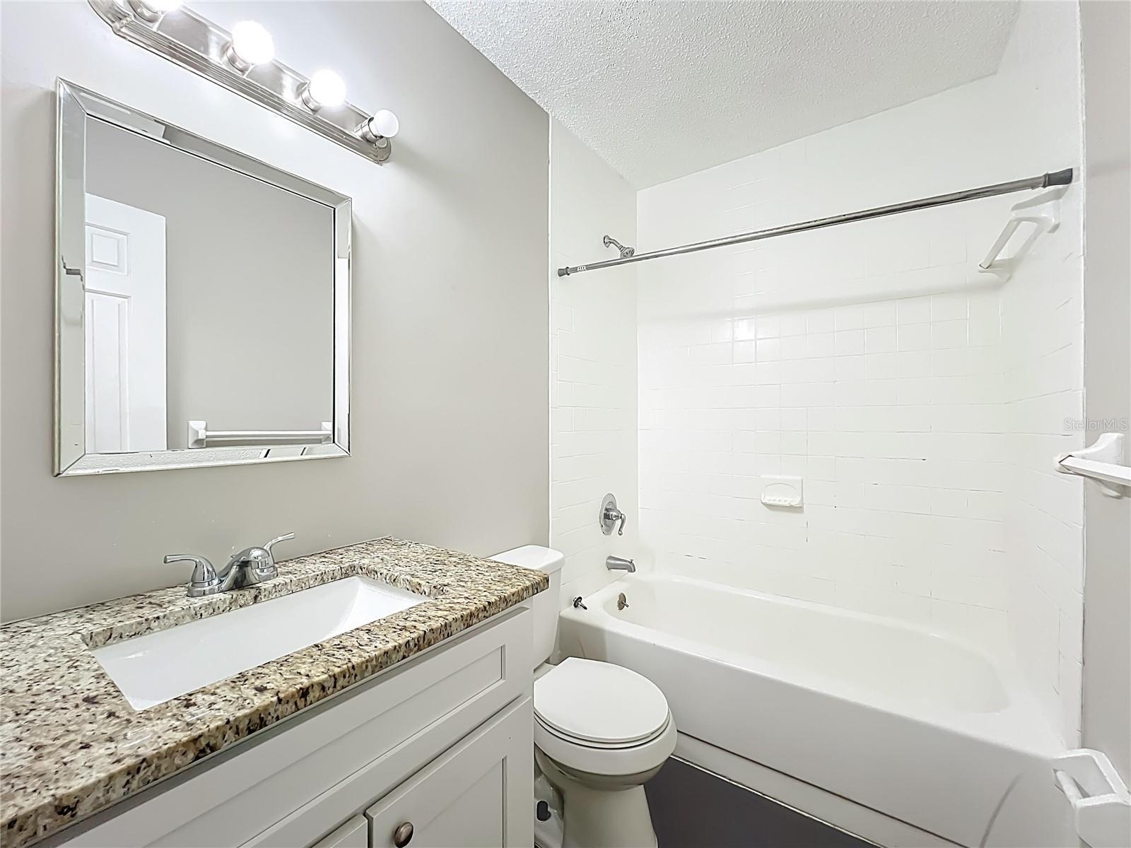 HIDDEN OAKS CONDO PH 04 - Residential