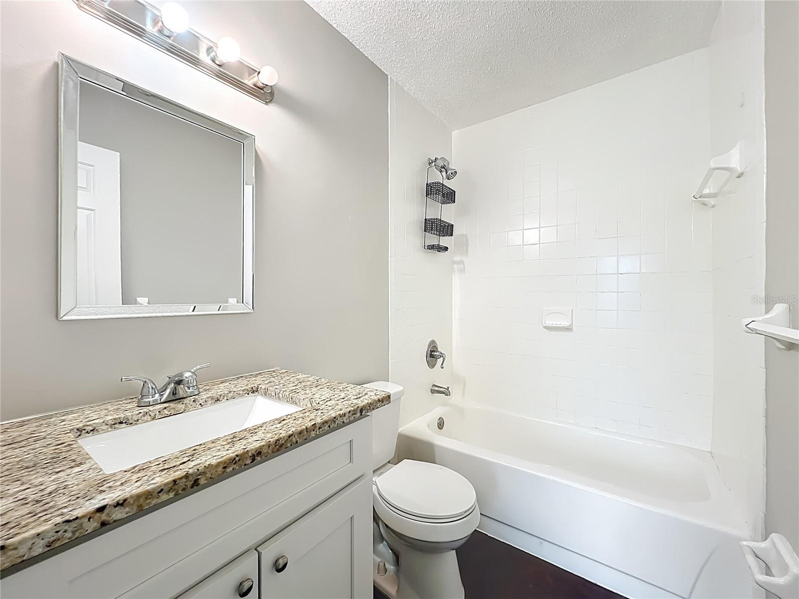 HIDDEN OAKS CONDO PH 04 - Residential