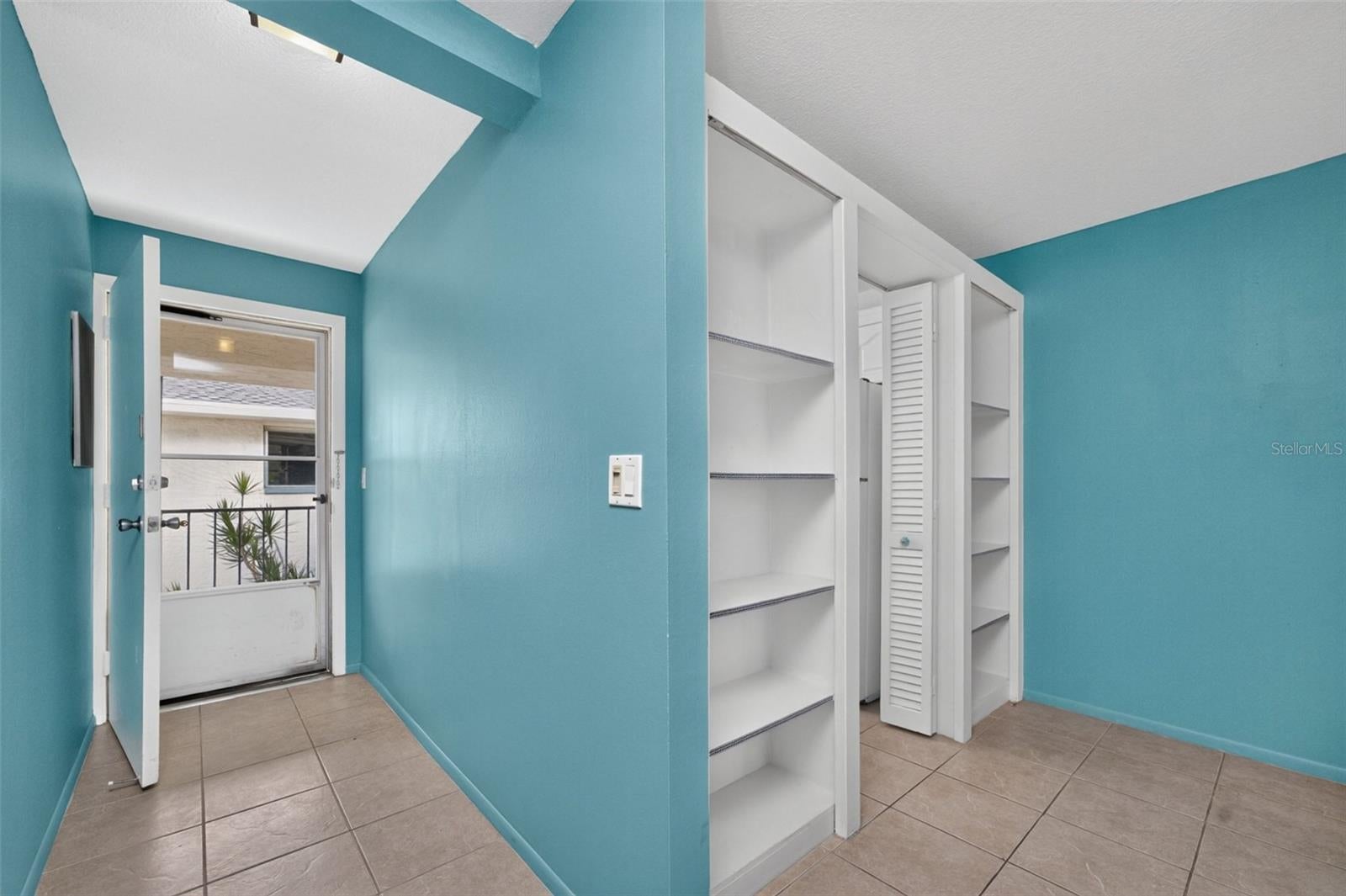 708 TAMIAMI TRAIL S 317