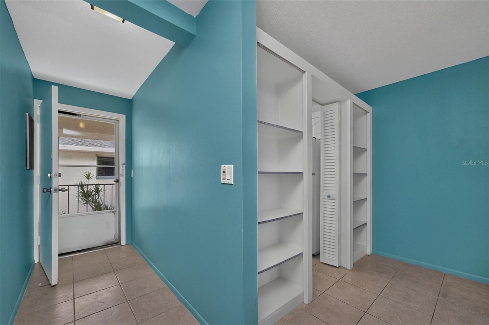 708 TAMIAMI TRAIL S 317