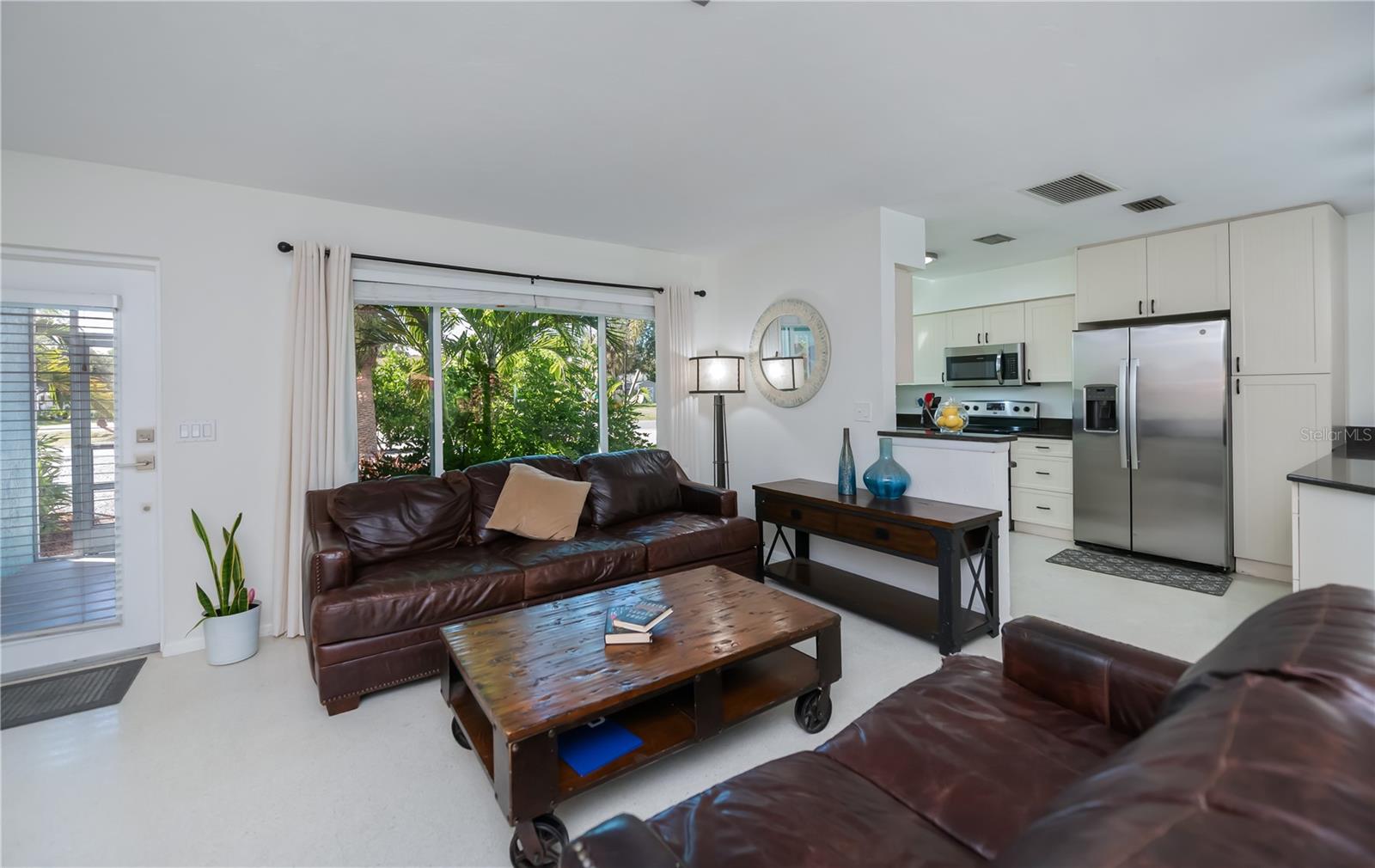 SOUTH VENICE - Residential